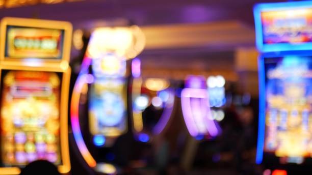 Domino QQ tile hands displayed on motorslot live table with HD dealer camera feed